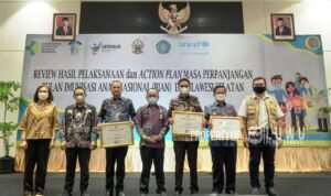 Capai-Target-Vaksinasi-BIAN-Pemkab-Luwu-Terima-Penghargaan-Dari-Kementerian-Kesehatan-RI