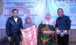 Bupati-Luwu-Ajak-Masyarakat-Beli-Produk-Lokal-di-Pekan-UMKM-2022