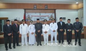 Bupati-Luwu-Basmin-Mattayang-Melantik-Kasatpol-PP-Luwu