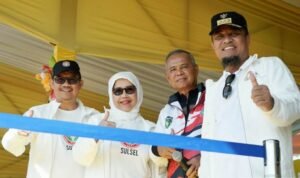 Bupati-Luwu-Semangati-Kontingen-Kabupaten-Luwu-di-Pembukaan-Porseni-PGRI-VI-Sulsel