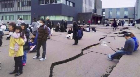 gempa-tsunami-jepang-ft