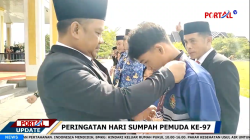 Peringatan Hari Sumpah Pemuda Ke-97, Bupati Luwu Berikan Sertifikat Penghargaan Kepada Sejumlah Pelajar Berprestasi 7 Peringatan Hari Sumpah Pemuda Ke-97, Bupati Luwu Berikan Sertifikat Penghargaan Kepada Sejumlah Pelajar Berprestasi