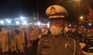 Shalat-Tarwih-Pertama-Masjid-Jami-Tua-Palopo-Meluber-Hingga-Ke-Jalan-Raya